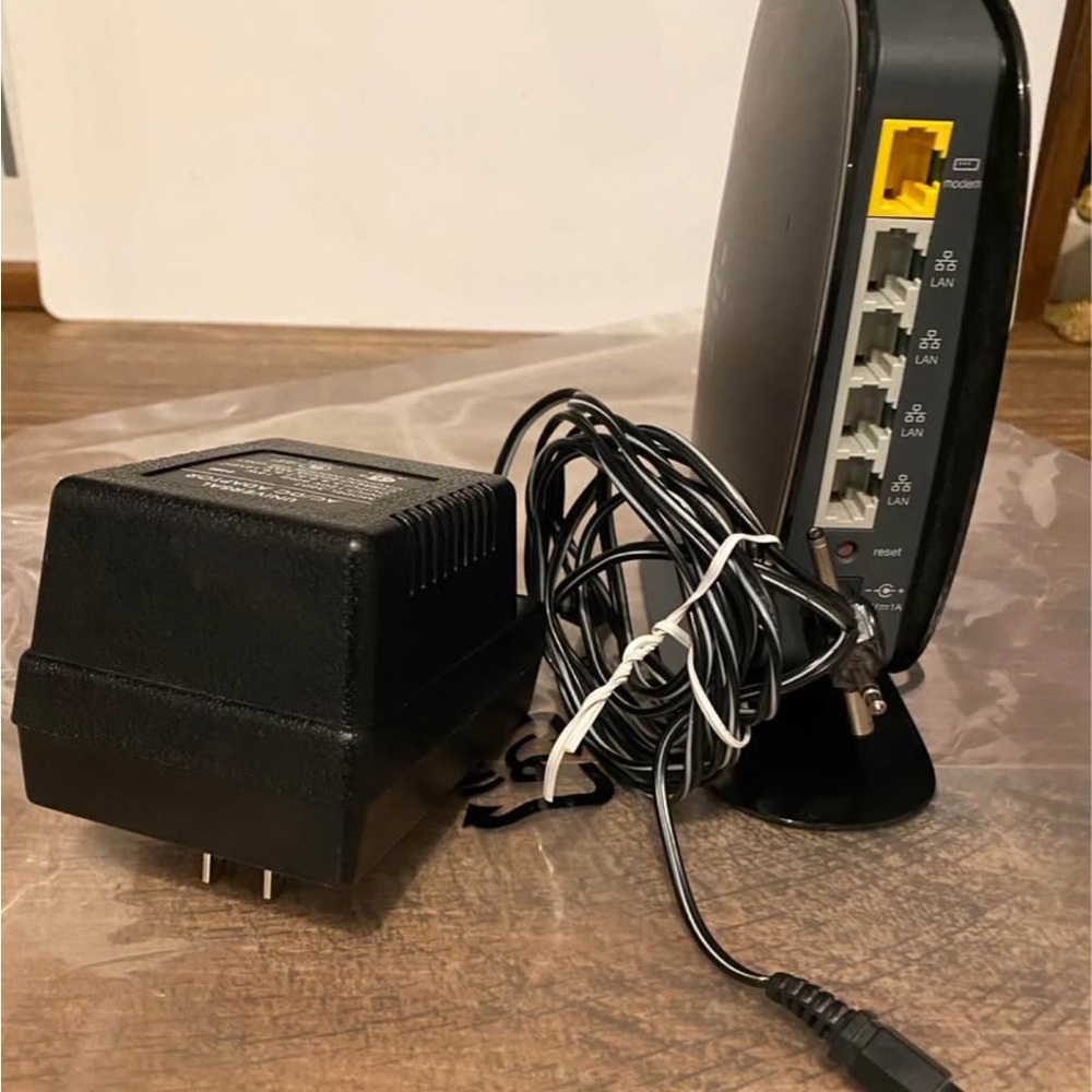 Black Wireless Router with Power Adapter - Picture 4 of 4